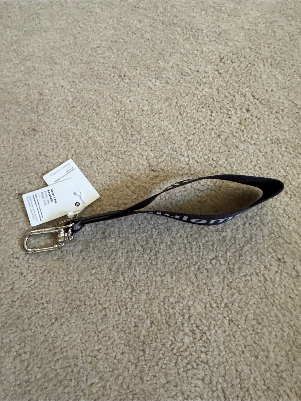 NWT Lululemon athletica Black Keychain Wristlet with Gray Logo Never Lost - Picture 4 of 5